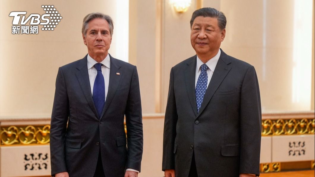 美國國務卿布林肯（圖左）與中國國家主席習近平（圖右）26日下午在北京人民大會堂見面。（圖／達志影像美聯社）