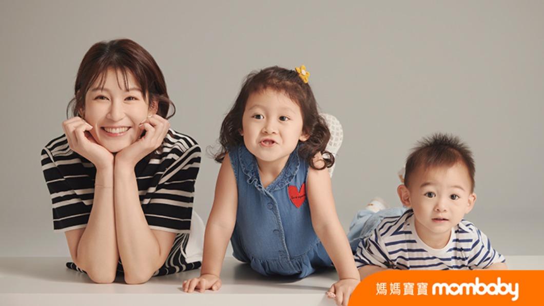 趙孟姿帶一雙兒女拍攝雜誌封面照。（圖／媽媽寶寶提供）