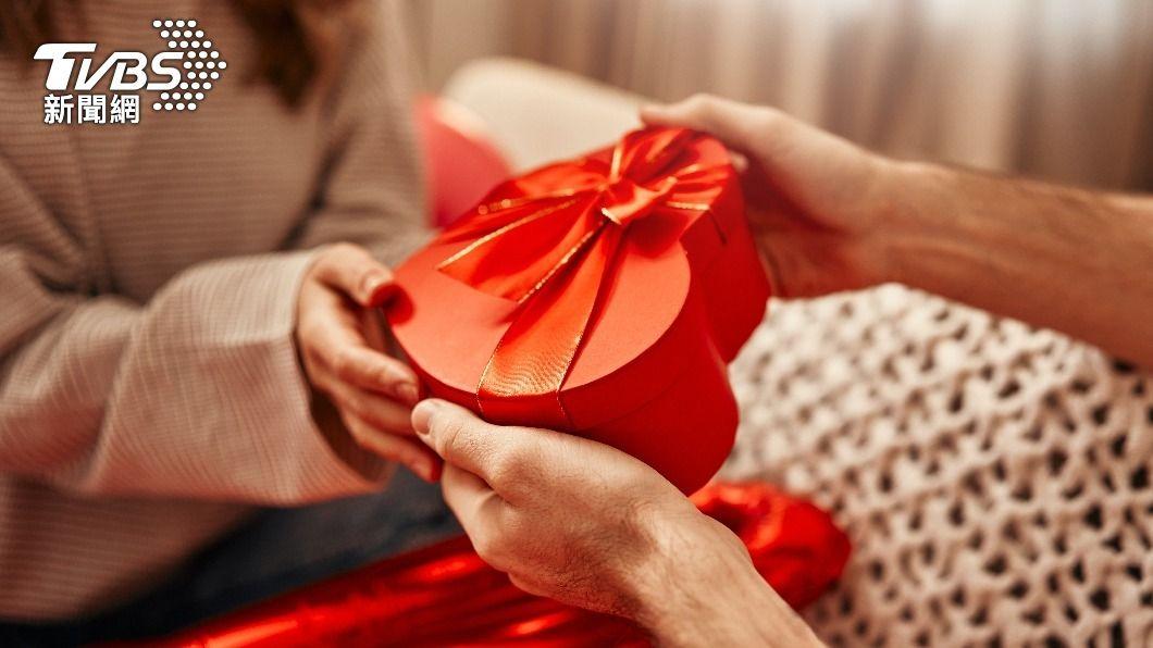 母親節將至，要送什麼禮物成了不少人的一大難題。（示意圖／Shutterstock達志影像）