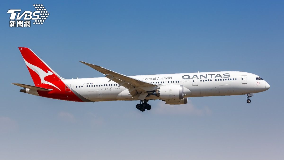 澳洲航空（Qantas）「航班取消續賣機票」遭重罰。（示意圖／shutterstock 達志影像）