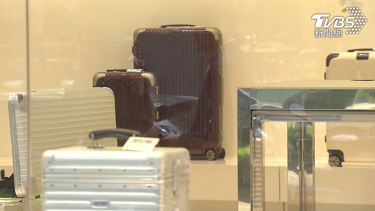 民眾發現知名行李箱品牌一顆竟要價5萬元。（示意圖／TVBS資料畫面）