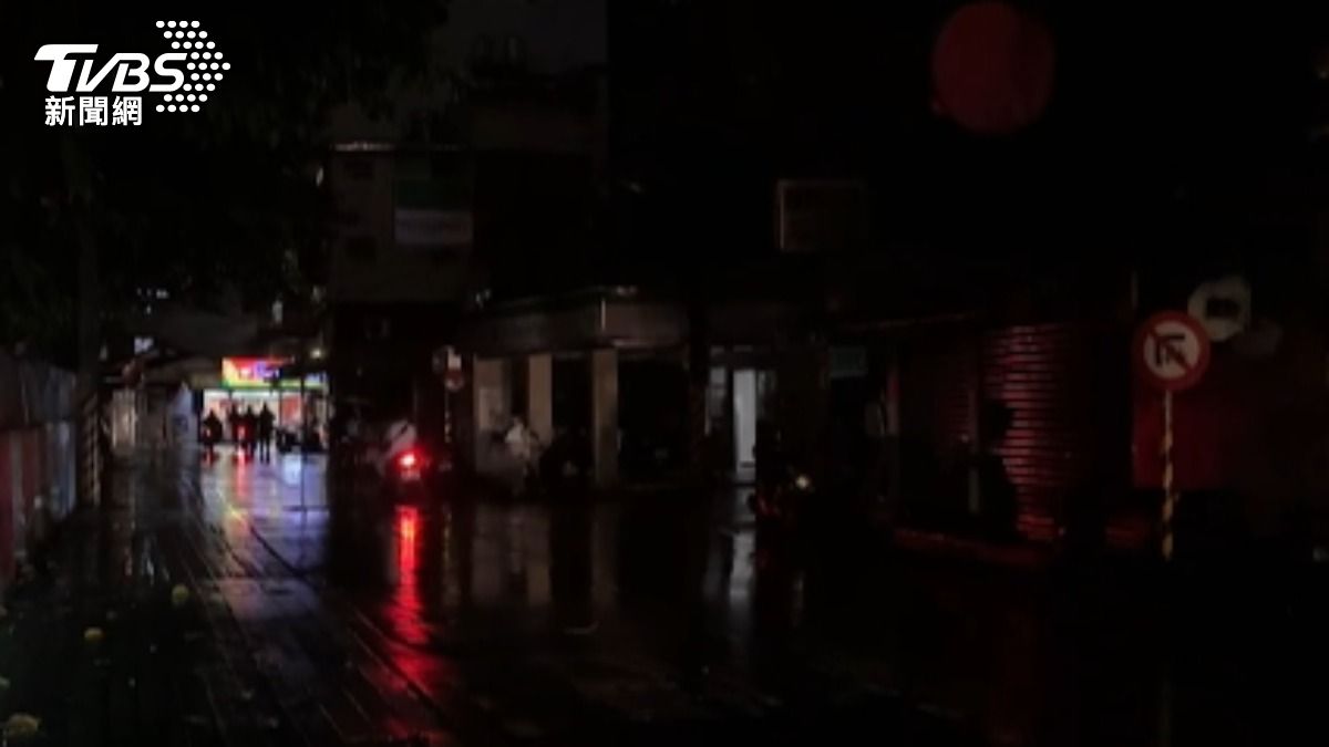 新北市板橋區今（12日）晚間22時25分已全數復電。（圖／TVBS）