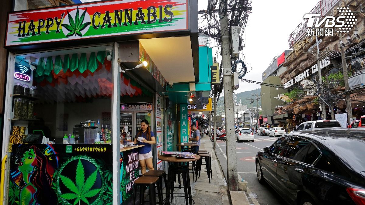 泰國新政府去年9月上台後，大麻政策轉彎，擬重新將大麻列為管制毒品。（圖／達志影像Shutterstock）