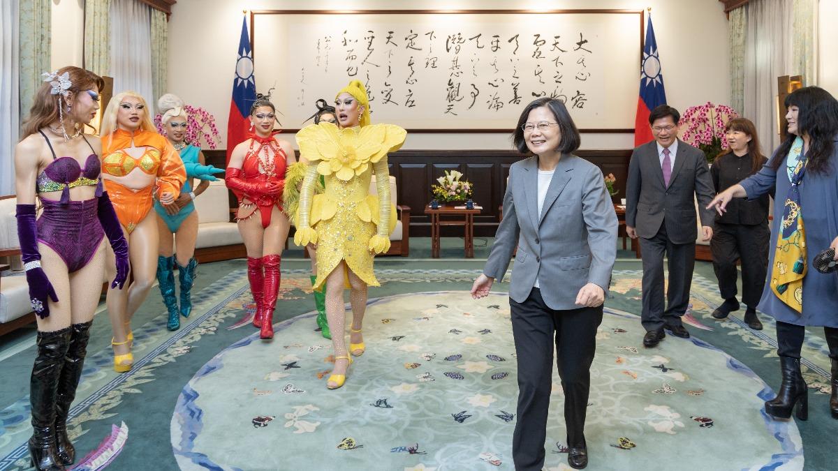 Taiwan’s president hosts historic meeting with drag queen (Presidential Office) Taiwan’s president hosts historic meeting with drag queen