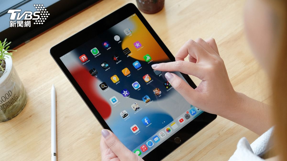蘋果終於為iPad新增「電池健康度」相關功能。（示意圖／Shutterstock達志影像）