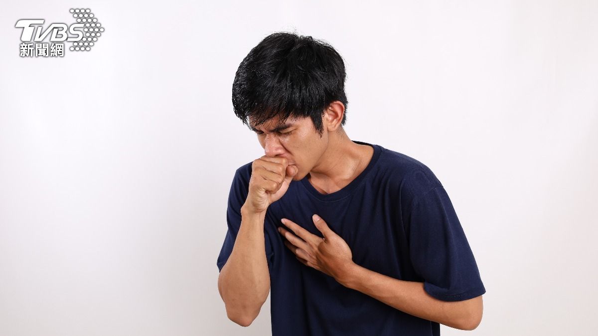 根據台灣胸腔暨重症加護醫學會估計，全台約有80萬至百萬人罹患肺阻塞。（示意圖／Shutterstock達志影像）