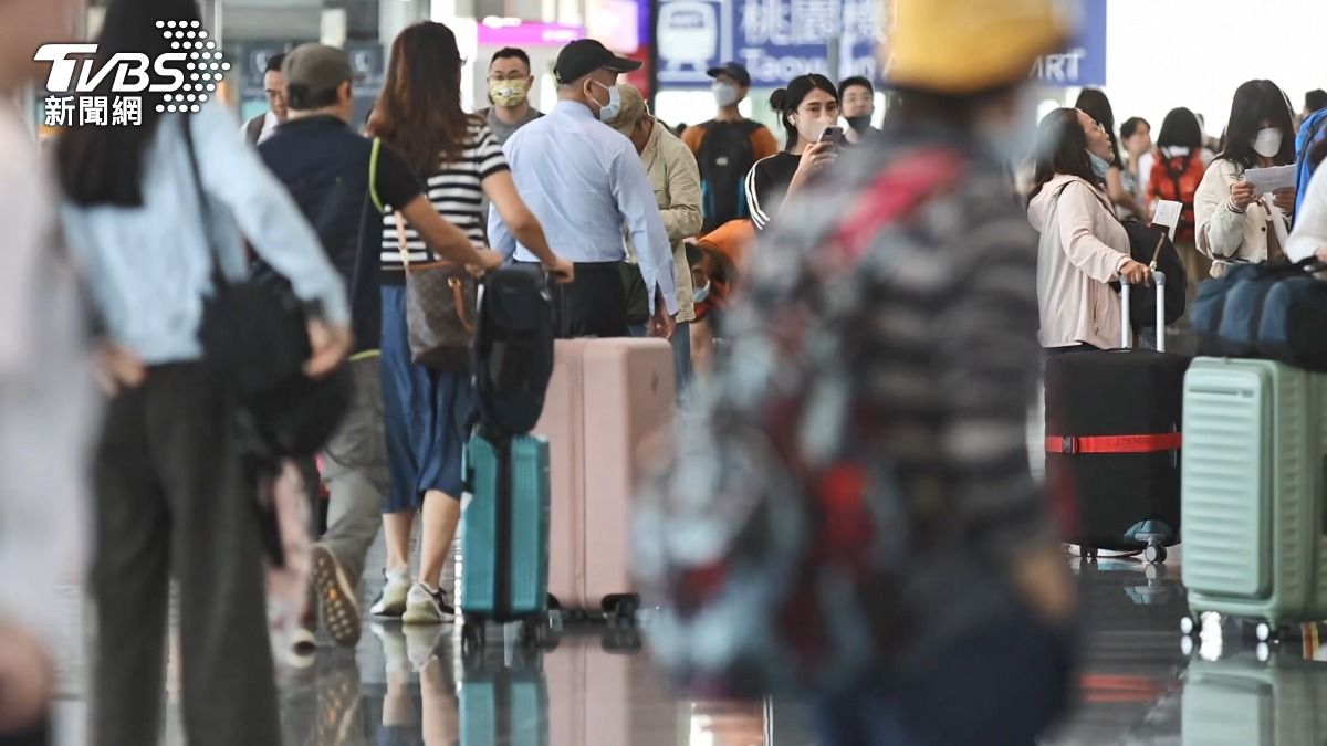 Taiwan travel agents threaten legal action over China ban (TVBS News) Taiwan travel agents threaten legal action over China ban
