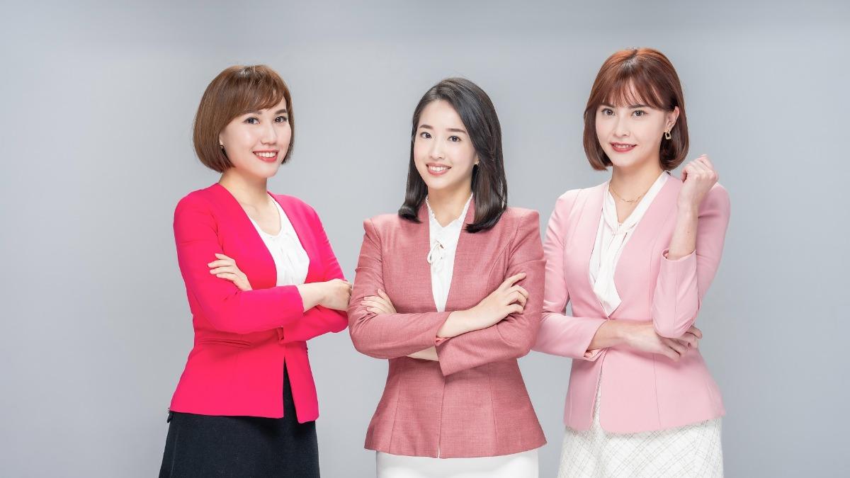 韋家齊（左起)、葉佳蓉、李作珩加入TVBS新聞台播報陣容。（圖／TVBS）