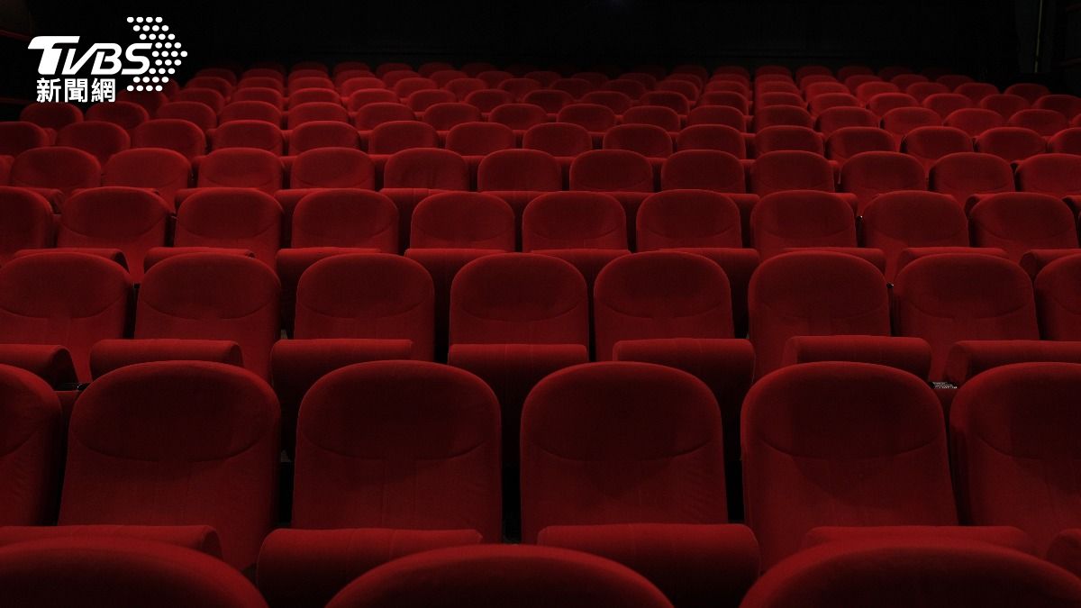 電影院的座椅多半是紅色。（示意圖／shutterstock達志影像）