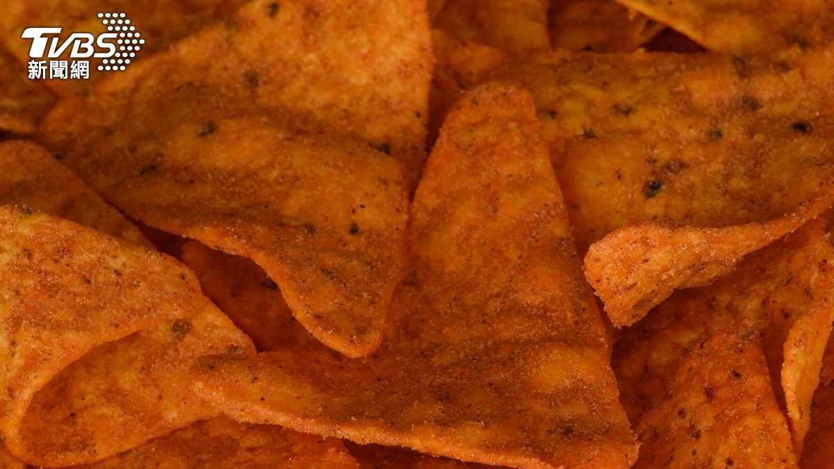 美國少年挑戰「世界最辣玉米片」不幸身亡。（示意圖／Shutterstock達志影像）
