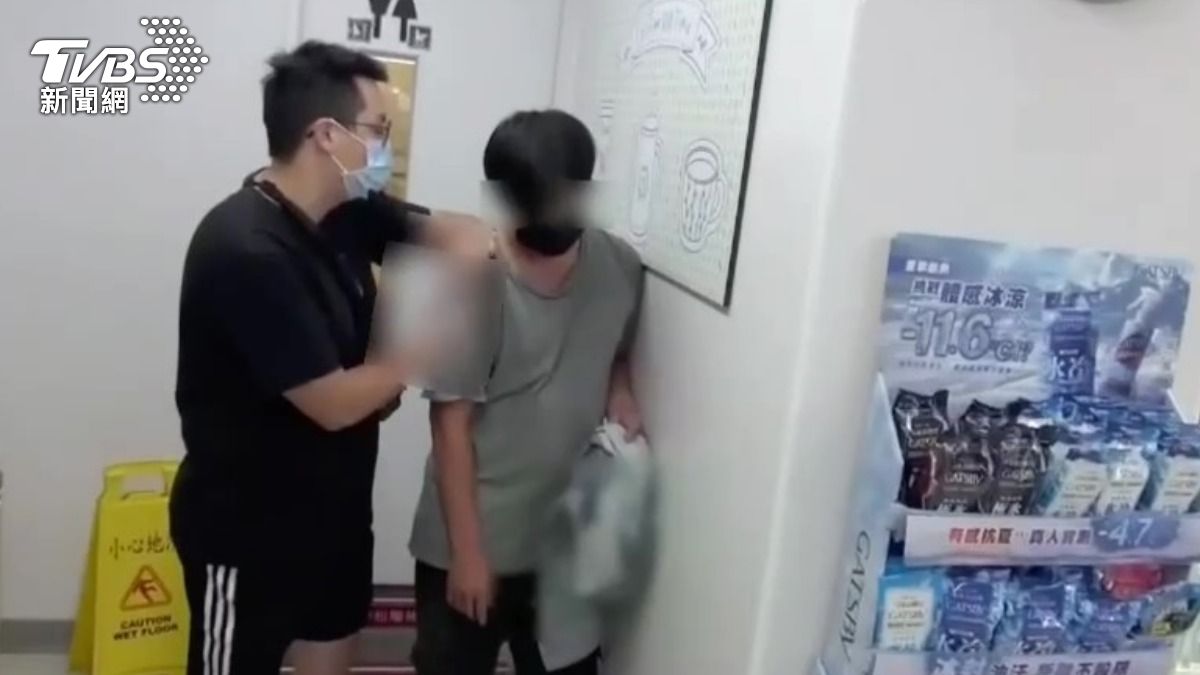 嫌犯潘姓男子在工作地點遭警方逮捕。（圖／TBVS）