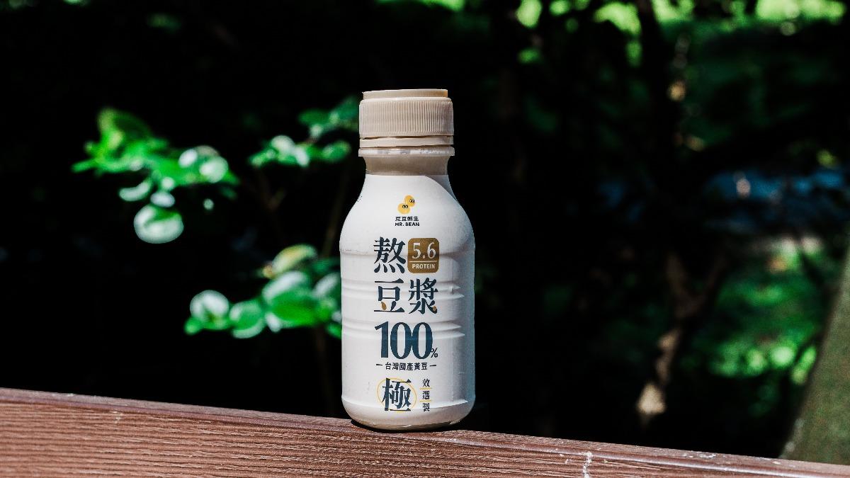 熬豆漿全家開賣。（圖／業者提供）