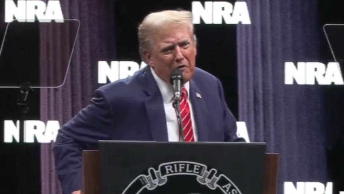 川普（Donald Trump）對全國步槍協會（National Rifle Association，NRA）成員發表演說。（圖／翻攝自 NRA）