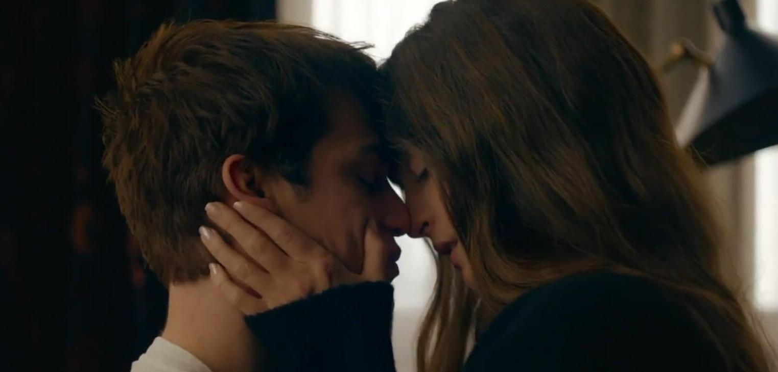 兩人在片中瘋狂愛戀。（圖／翻攝自IMDb）