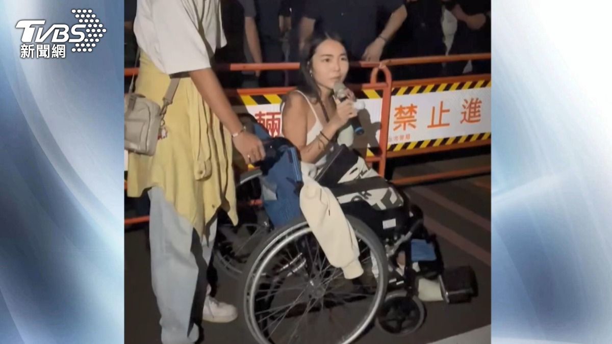 Re: [新聞] 車禍骨折輪椅女孩忍痛陳抗　駁立院神蹟