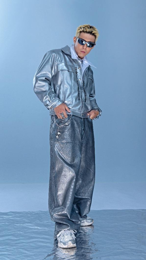 健志自認是「陪伴型導師」。（圖／踢帕娛樂提供）