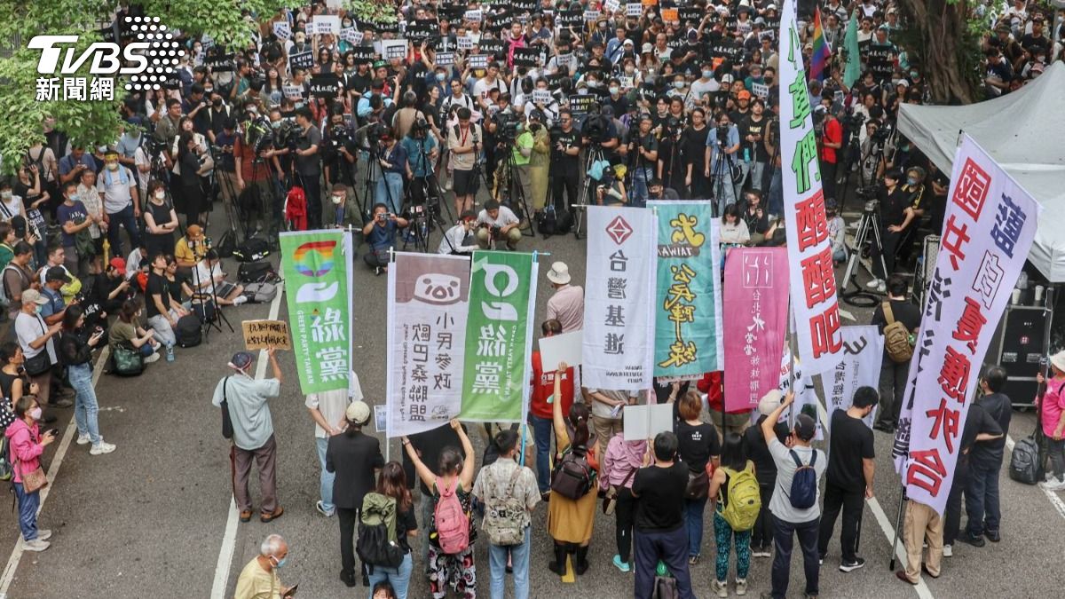 Protests erupt in Taipei over parliamentary reform bills (TVBS News) Protests erupt in Taipei over parliamentary reform bills