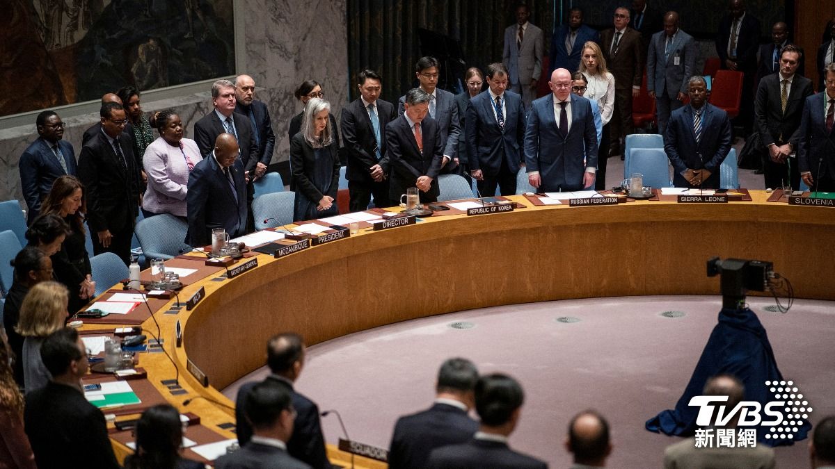 聯合國20日在安理會上為萊希起身、默哀1分鐘。（圖／達志影像路透社）