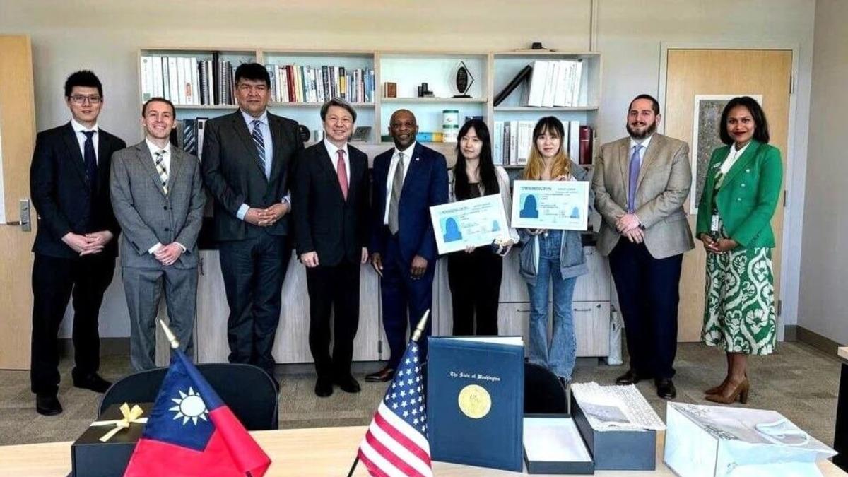 US-Taiwan renews driver’s license deal (Courtesy of Taipei Economic and Cultural Office in Seattle) Washington state renews driver’s license deal with Taiwan