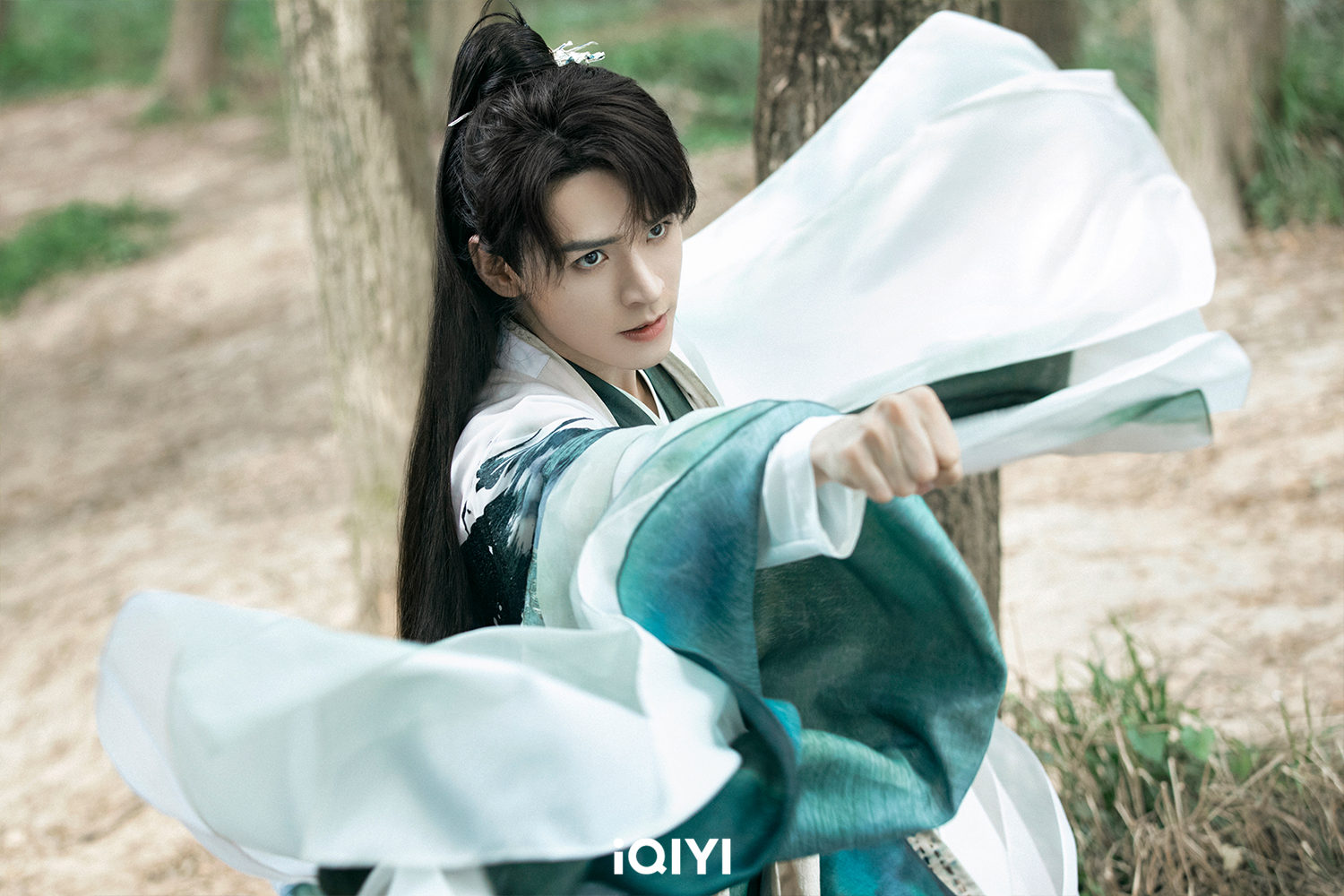 龔俊在《狐妖小紅娘月紅篇》飾演東方月初。（圖／iQIYI國際站提供）