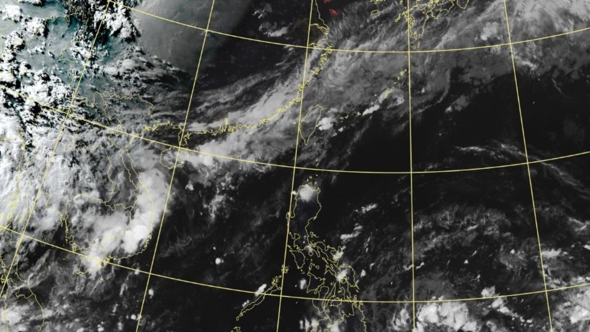 今年第一號颱風「艾維尼」於明日下午生成的機率很高。（圖／中央氣象署）