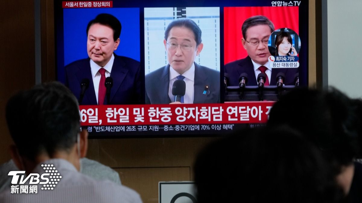 韓國總統尹錫悅（左）、日本首相岸田文雄和中國總理李強（右）今明在首爾舉行會談。（圖／達志影像美聯社）