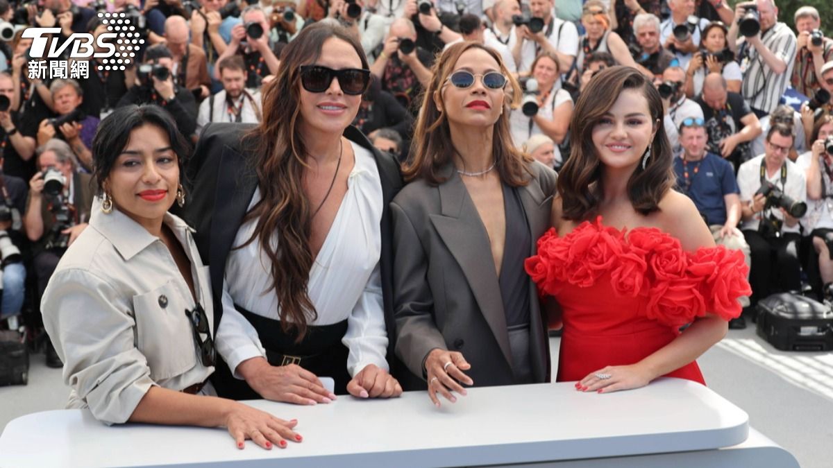 席琳娜戈梅茲（右）與《Emilia Perez》另3名女星並列坎城影后。（圖／達志影像美聯社）