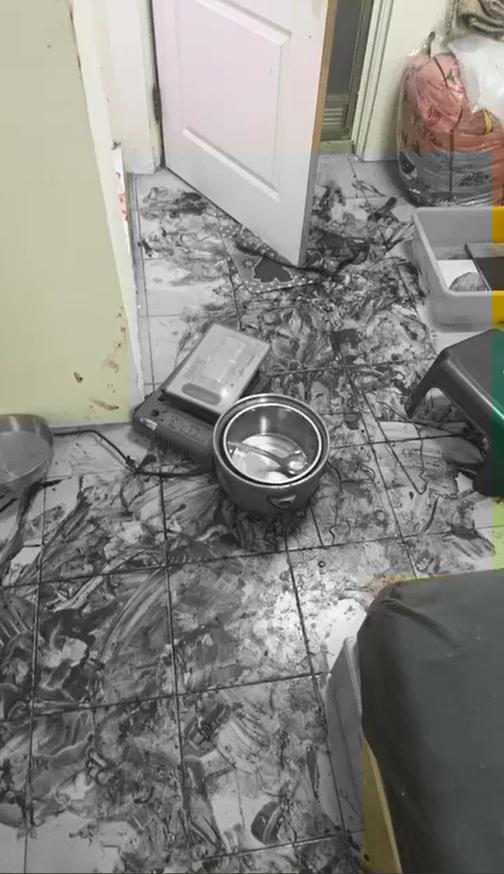 血淋淋一片。（圖／翻攝自爆料公社）