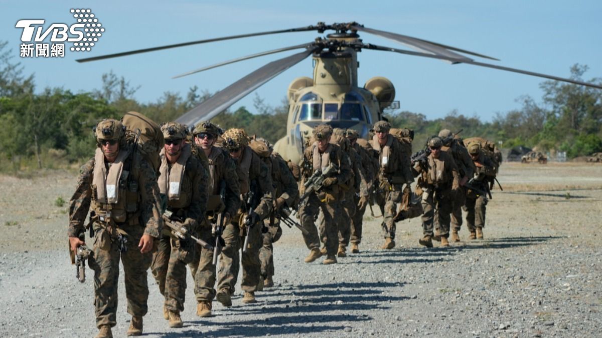 美國、菲律賓陸戰隊近期在菲律賓北邊的小島演習，爲可能與中國作戰預做準備。 (圖／達志影像美聯社)