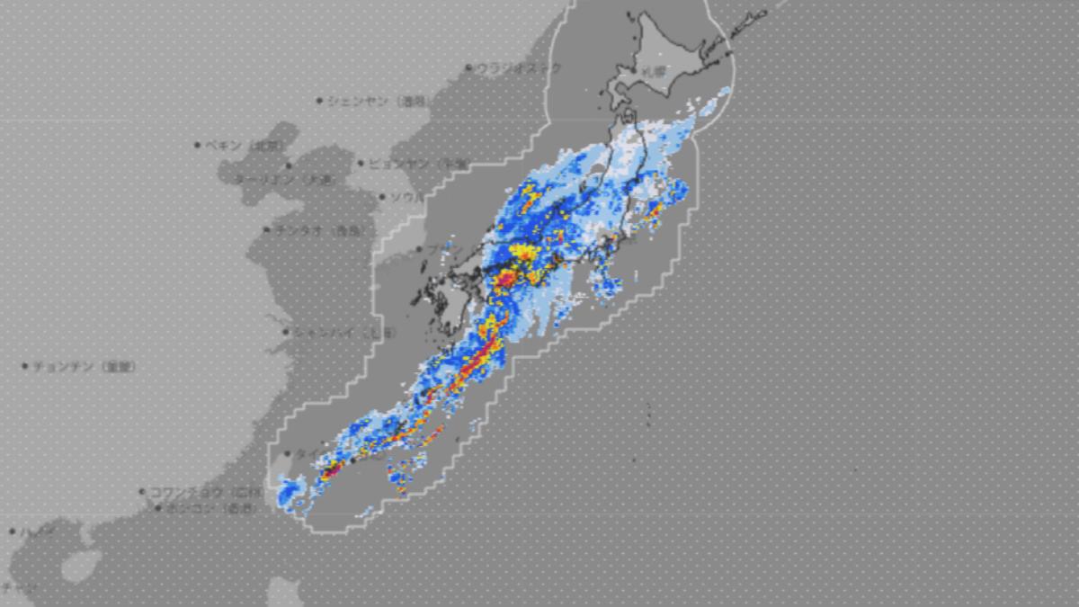 日本各地幾乎被雨雲覆蓋。（圖／翻攝自氣象廳）