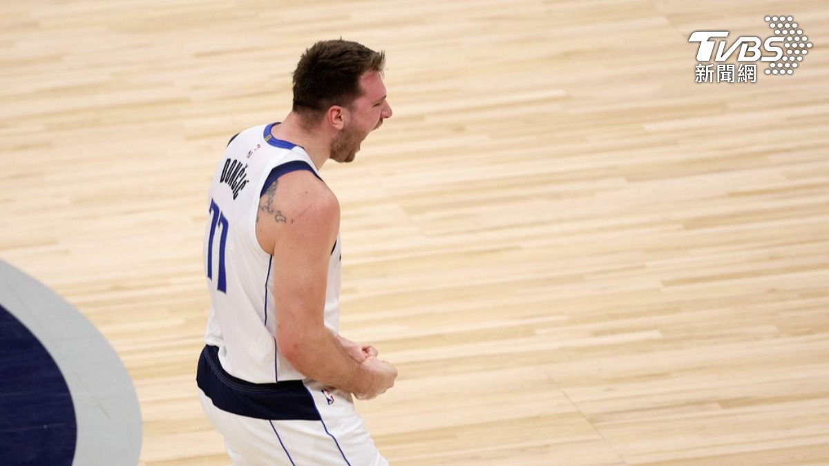 唐西奇此役和厄文聯手,上半場就合砍44分。(圖/達志影像美聯社)