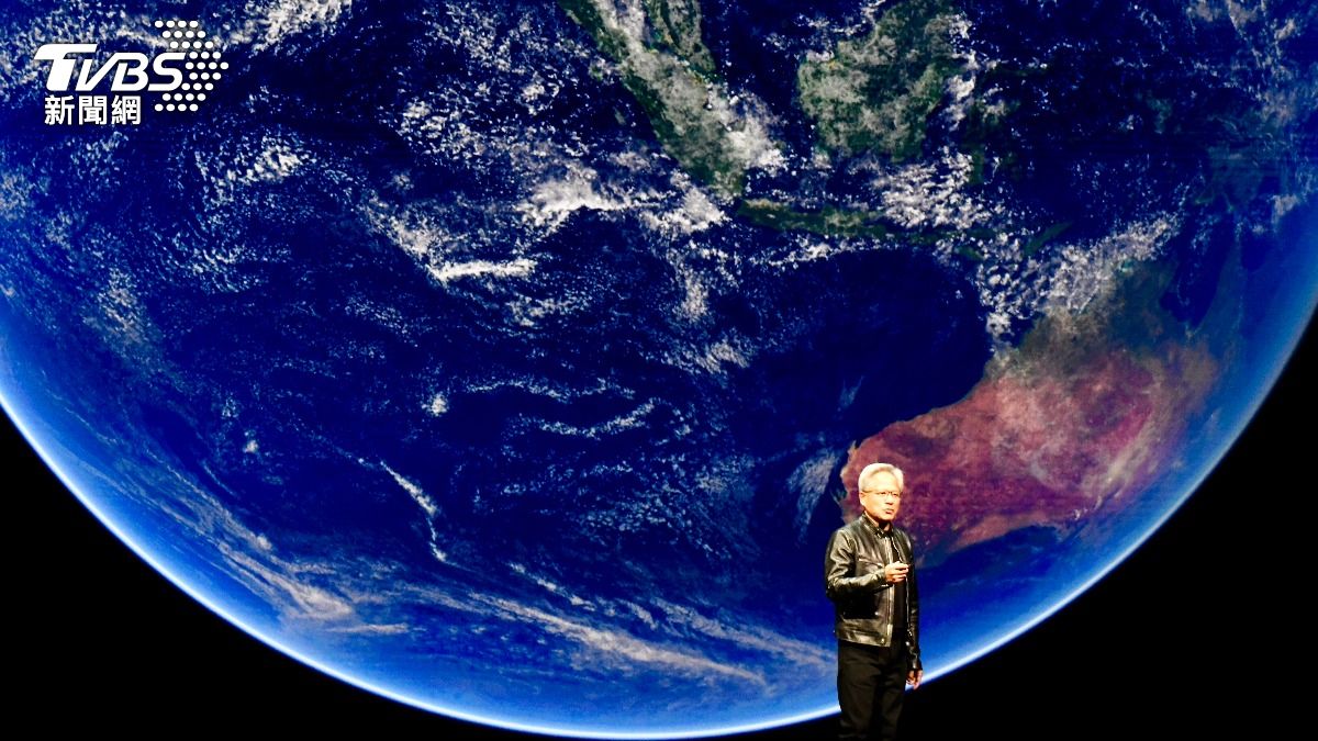 「NVIDIA Earth-2」是一個生成式AI模型,能精準預測颱風等天氣。(圖/TVBS 胡瑞麒攝)