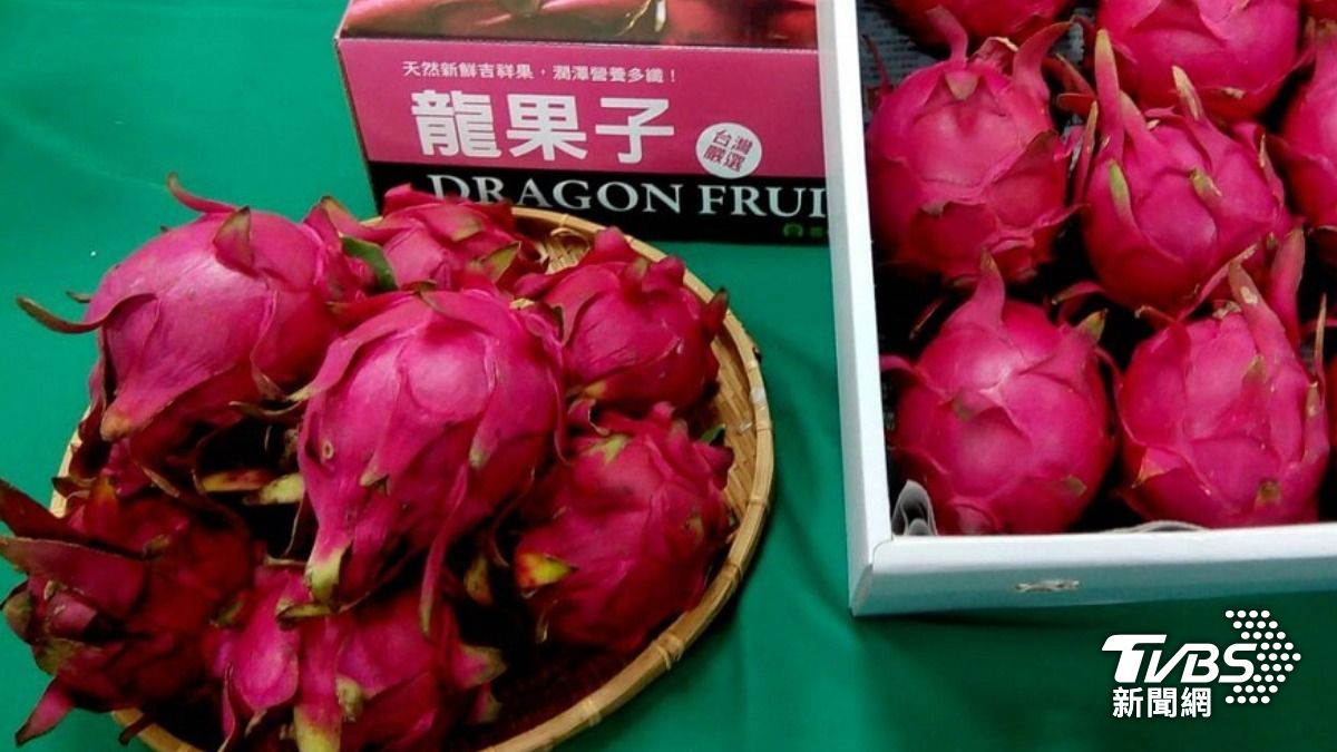 日本准許台灣紅龍果，包含紅肉、紫紅肉及雜交種輸入。（圖／中央社）