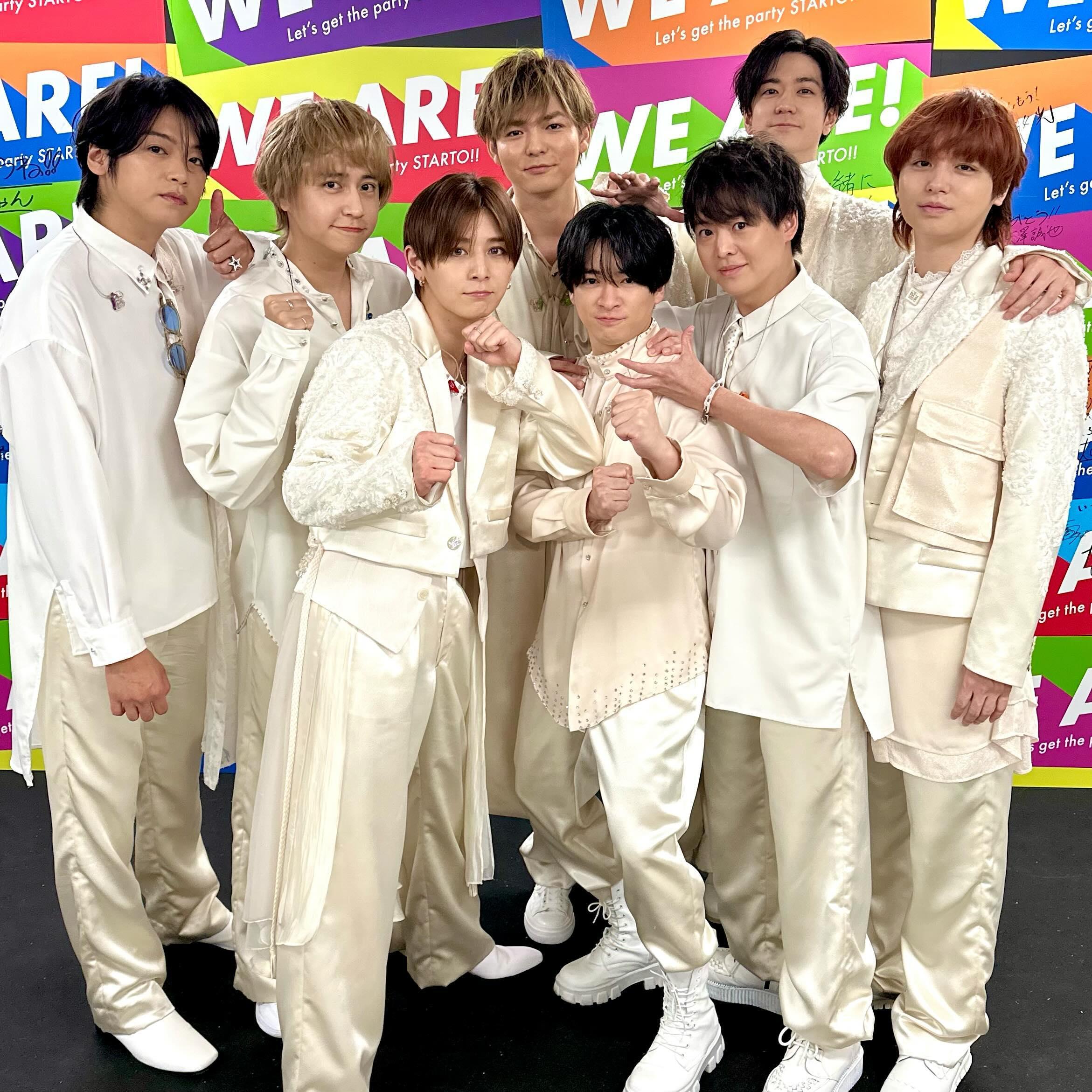 有岡大貴（右三）成為Hey!Say!JUMP中的第一個人夫。（圖／翻攝自Hey!Say!JUMP IG）