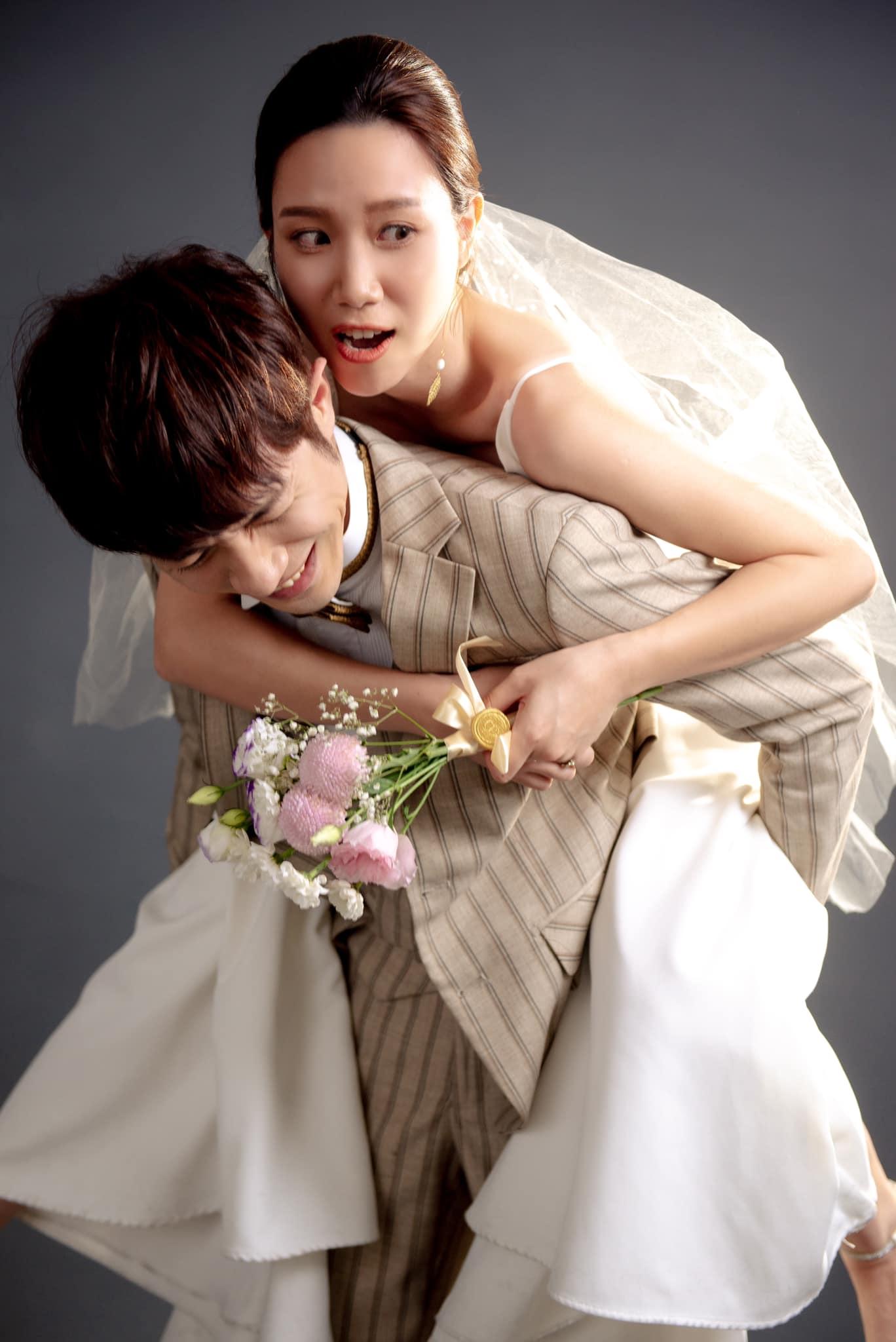 蕭閎仁和攝影師老婆結婚2年多,如今終於迎來兒子誕生。(圖/翻攝自蕭閎仁臉書)