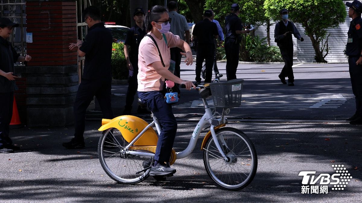 YouBike service outage affects commuters nationwide (TVBS News) YouBike service outage affects commuters nationwide