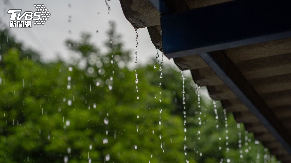 近期梅雨季來臨，是檢查房屋有無漏水的好時機。（示意圖／shutterestock達志影像）