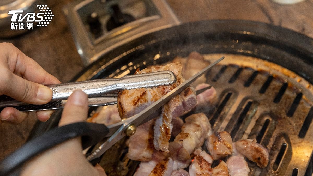 南韓國民美食「烤五花肉」價格居高不下。（示意圖／shutterstock 達志影像）