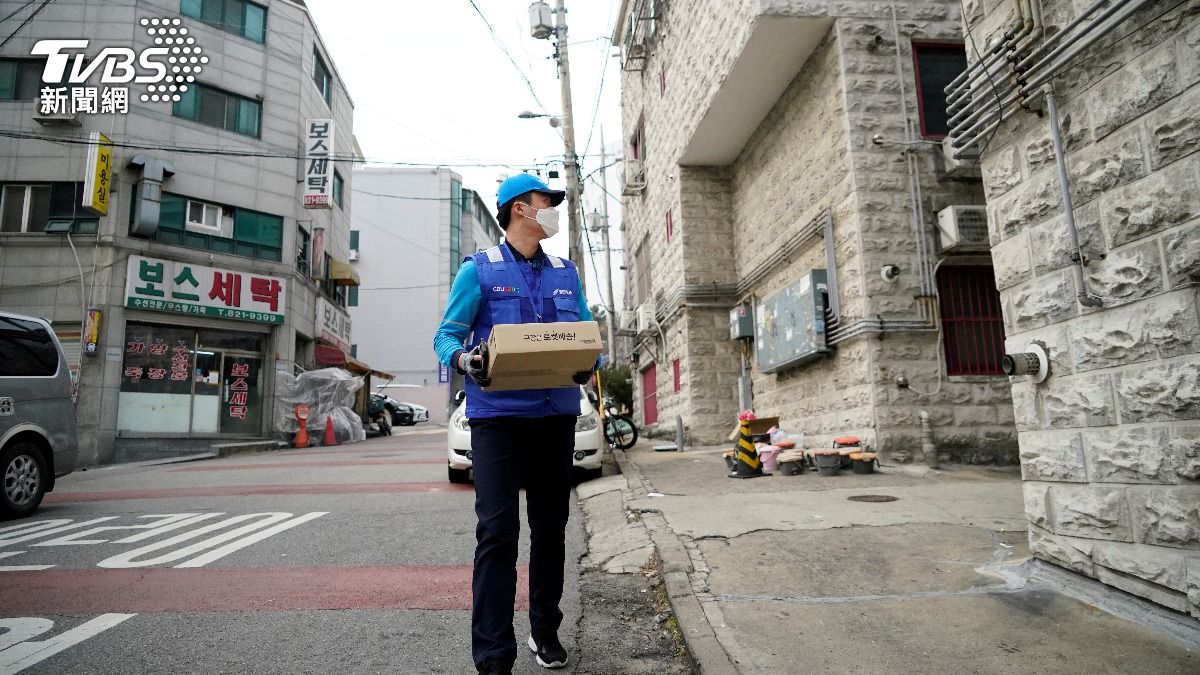 酷澎搭配旗下「火箭配送網路」，讓消費者能在24小時收到購買的商品。（圖／達志影像路透社）