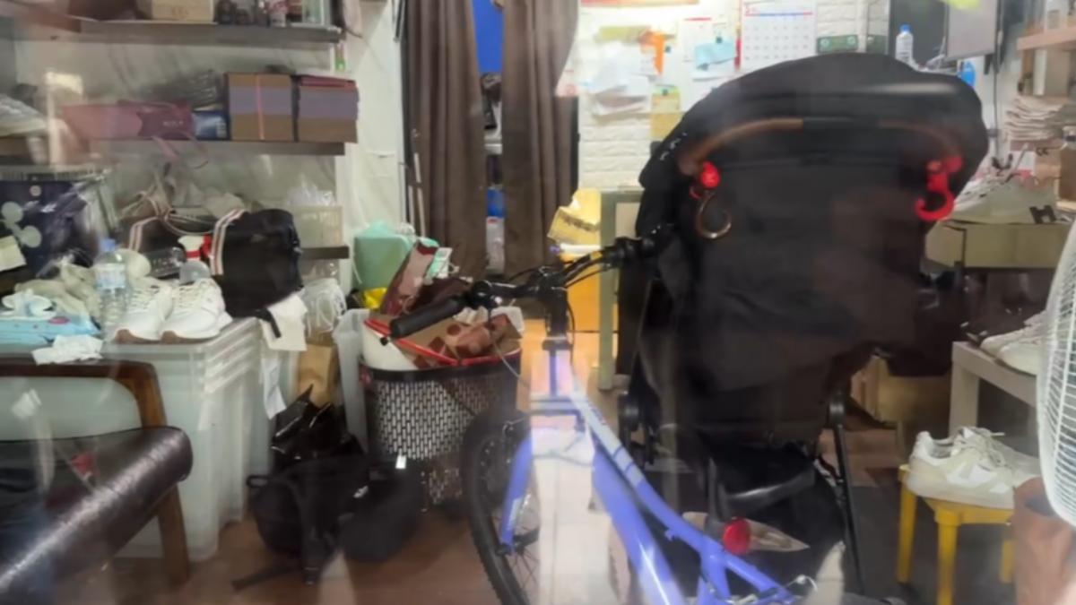 宋母崩潰痛哭，店內還有很多東西沒辦法交給客人，一時之間也很慌張，不知道該怎麼辦。（圖／民眾提供）