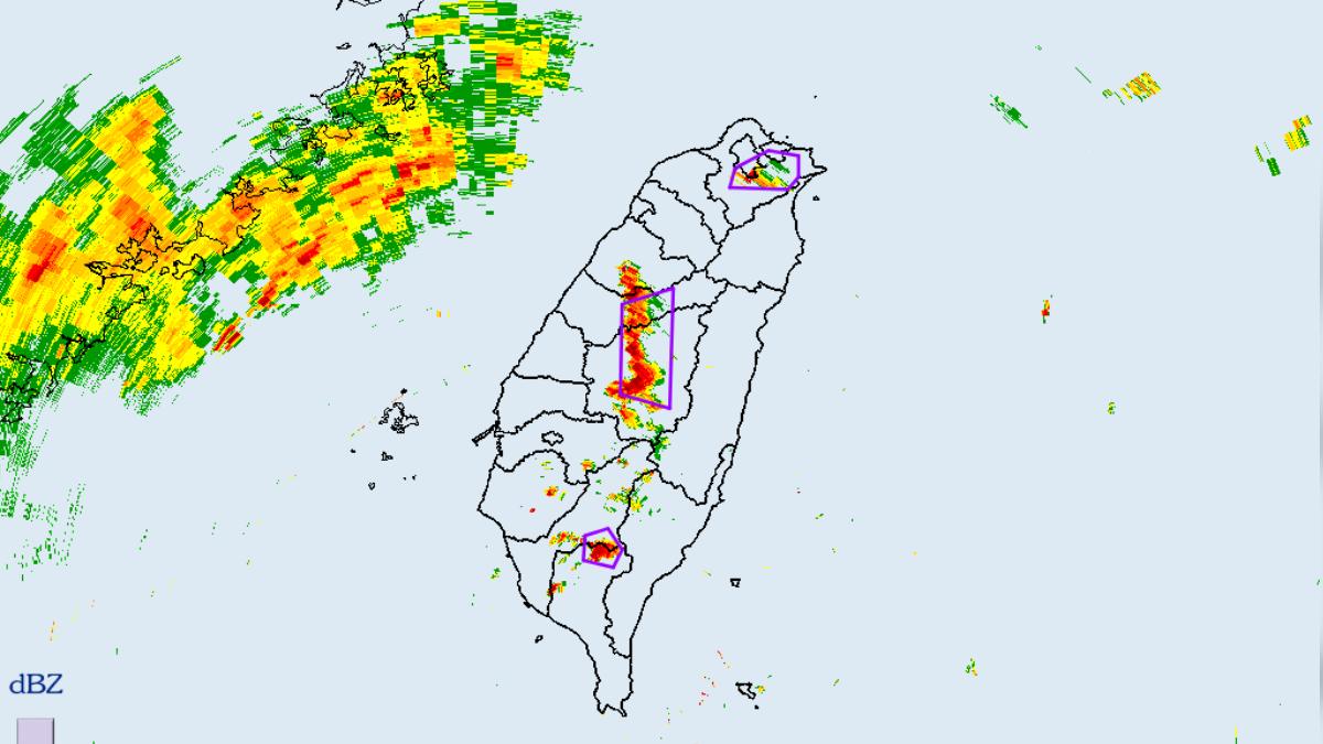 雨區擴大！雷雨轟中台灣2縣市　防9級以上強陣風