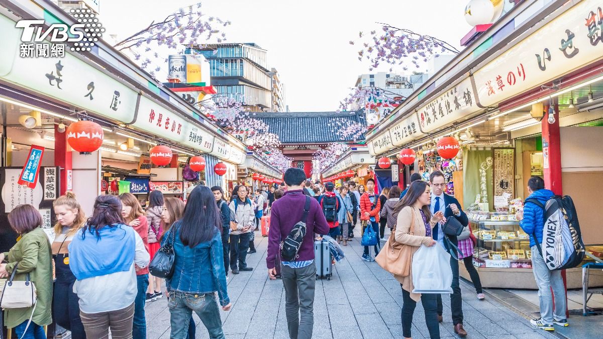 日本是許多觀光客最愛去的國家之一，尤其當地伴手禮更是琳瑯滿目。（示意圖／shutterstock達志影像）