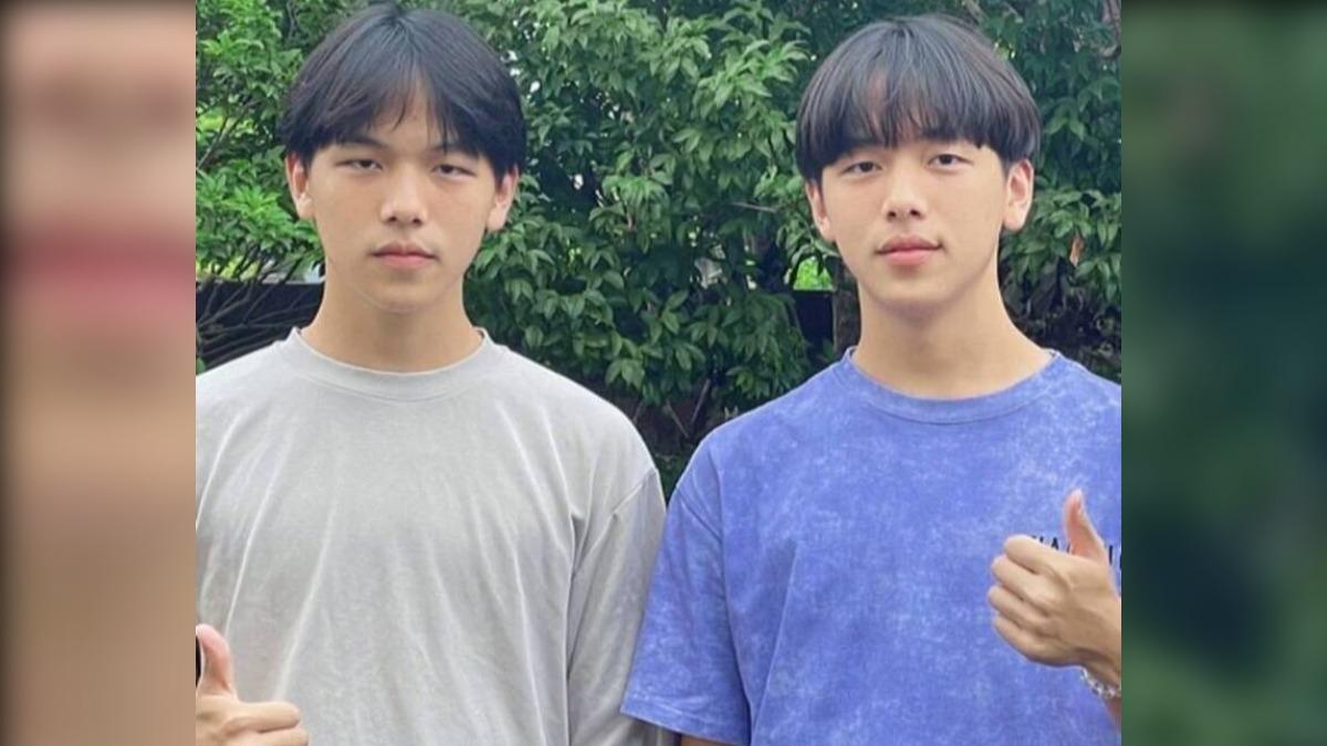 大華國中雙胞胎兄弟姚承邑（右）、姚承均（左）會考5A10+進一中。（圖／大華國中提供）