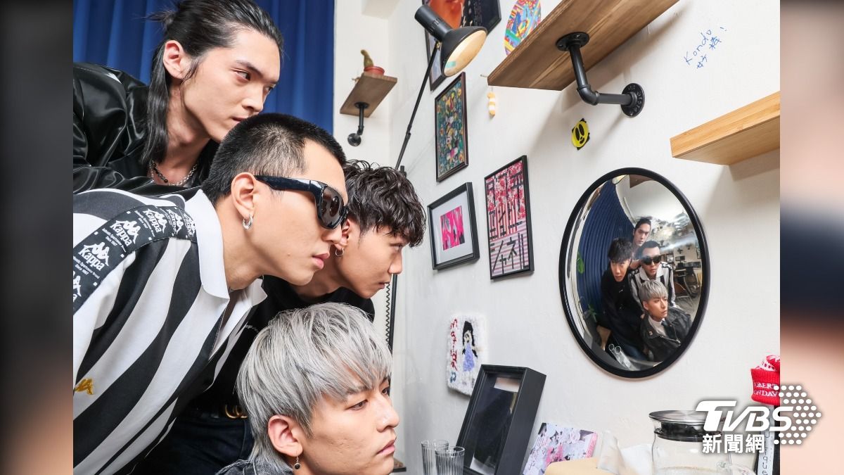 傻子與白痴透露在金曲入圍公布前一天就和團隊慶功。(圖/趙世平攝)