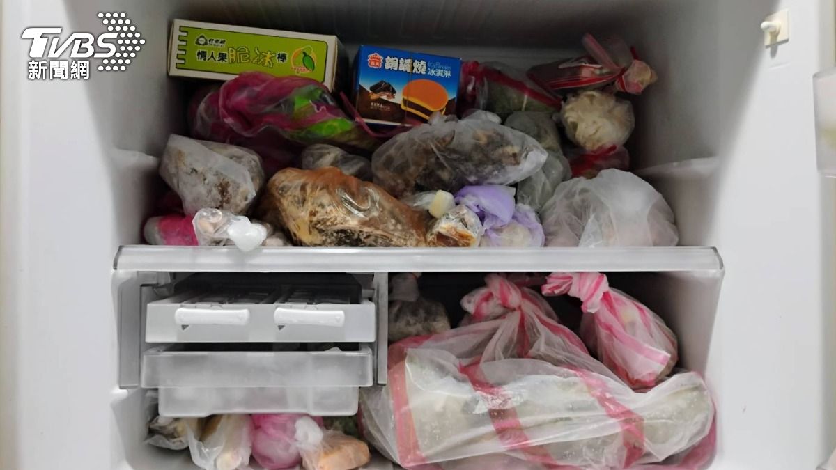 許多主婦買食材塞進冰箱就忘記了。（示意圖／TVBS資料照）