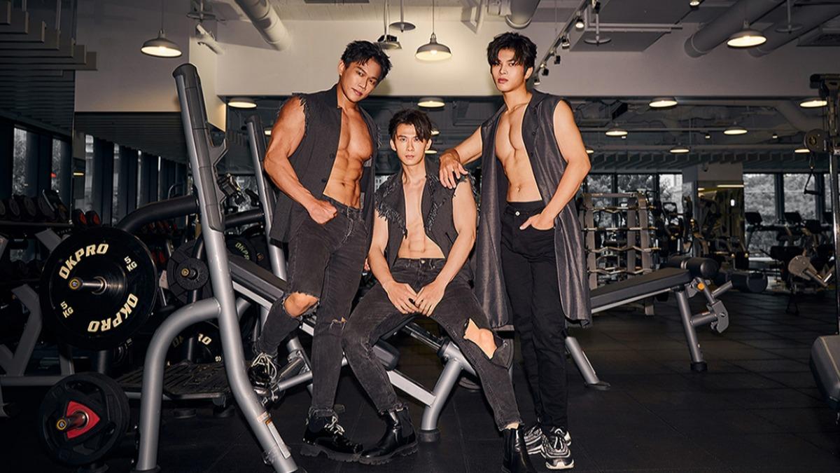 Rock（中）在健身房被吃豆腐。（圖／巨壬藝術提供）