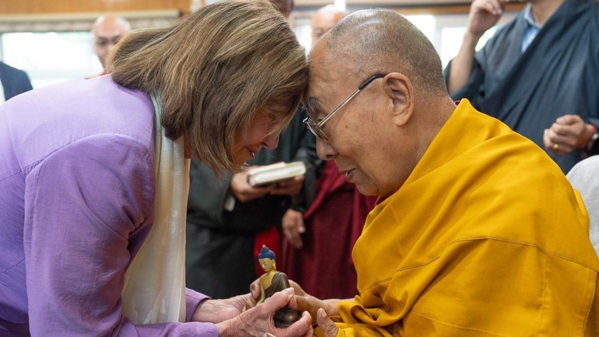裴洛西率美跨黨派議員會晤達賴喇嘛。（圖／翻攝自 X）
