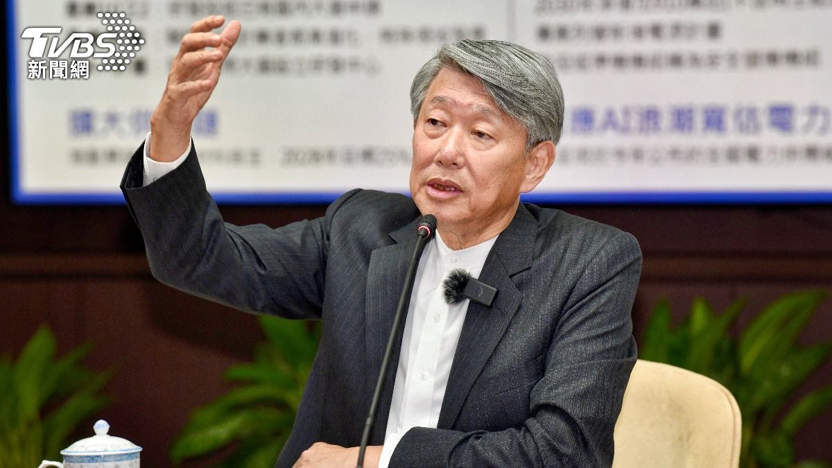 強調沒缺電，經濟部長郭智輝承諾7月起公告用電數據。（圖／TVBS）