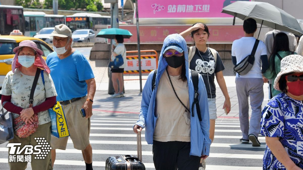 Heatwave hits Taiwan, temperatures soar to nearly 40 degrees (TVBS News) Heatwave hits Taiwan, temperatures soar to nearly 40 degrees