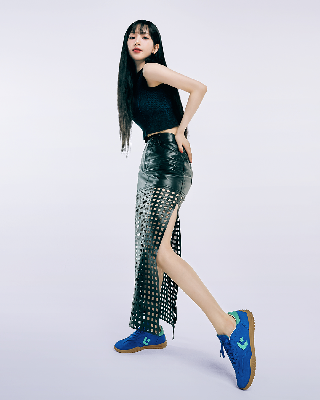 Karina擁有10頭身,身材比例超狂。(圖/Converse提供)